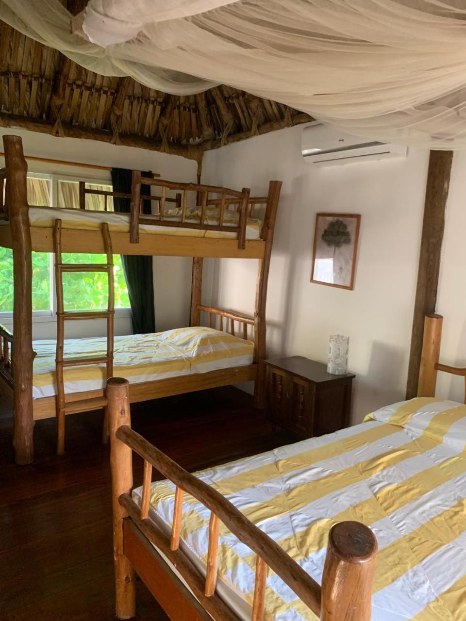 Cabo Tortuga * Monterrico